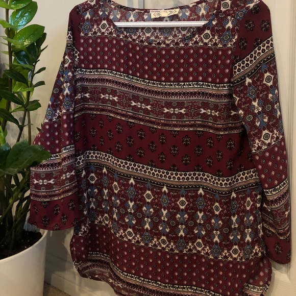 Quarter Length Blouse - Picture 1 of 3